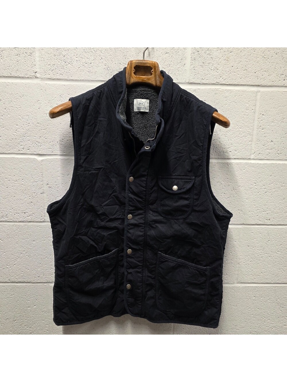 SKU Save Khaki United Men's Fleece Vest in Black gray L large Sherpa line snap